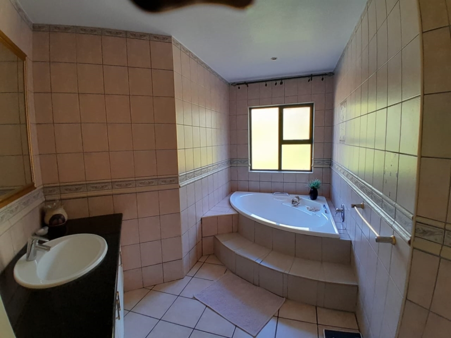 4 Bedroom Property for Sale in Cashan North West